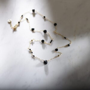 Naszyjnik z czarnymi kamieniami black candy