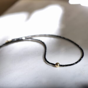 Naszyjnik choker czarny spinel poppy