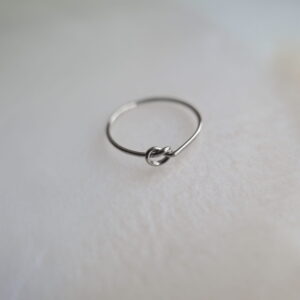 Obrączka silver slim supełek