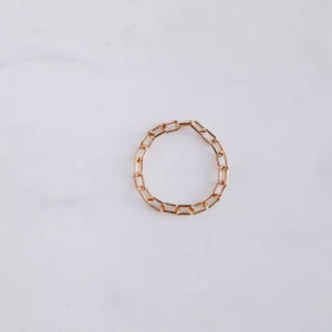 złoty pierścionek łańcuszkowy