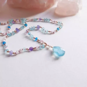 Naszyjnik jedwabny apatyt dublet no. 418