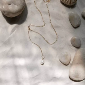 Długi naszyjnik krawat z perłą