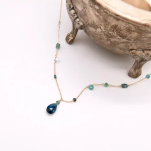 Naszyjnik kyanit z przyjaciółmi unikat No. 17