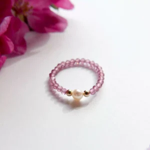 Pierścionek elastyczny z granatem rodolitem i perłą