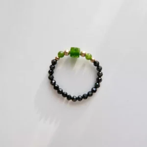 Pierścionek elastyczny gold diopsyd i jadeit ze spinelem