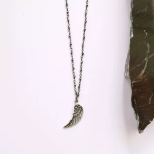 Naszyjnik skrzydła anioła różaniec piryt