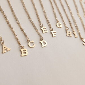 Naszyjnik z literką