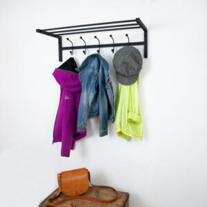 Wiszący Wieszak na Ubrania z Półką i Hakami – Biały