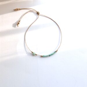 Bransoletka na sznurku ze szmaragdów Moya